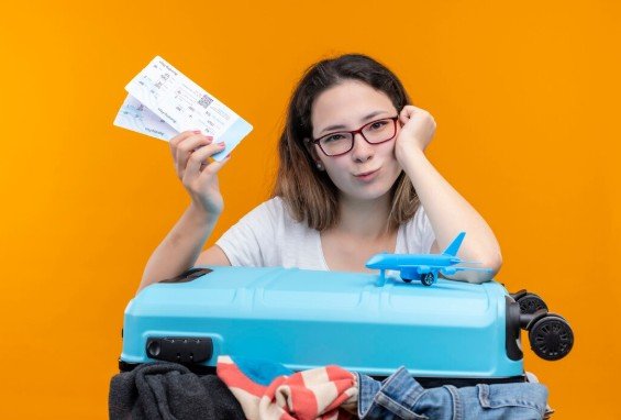 How Do I Manage Daily Spending While Traveling