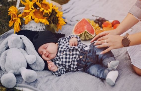 How Do I Handle Sleep During Travel Days