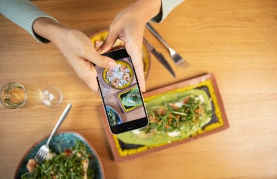 How Do Quick Meals Support Energy During Travel