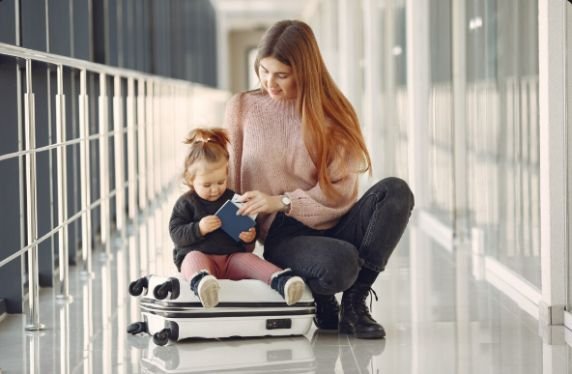 What Should Be in Your Baby’s Carry-On Bag